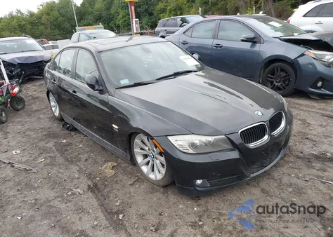 2011 BMW 328 Xi Sulev z USA, uszkodzony, nr VIN WBAPK5G57BNN79689